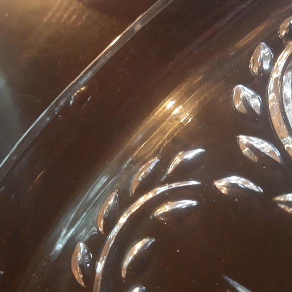 Set of 4 Glass Plates - Picture 8 of 8